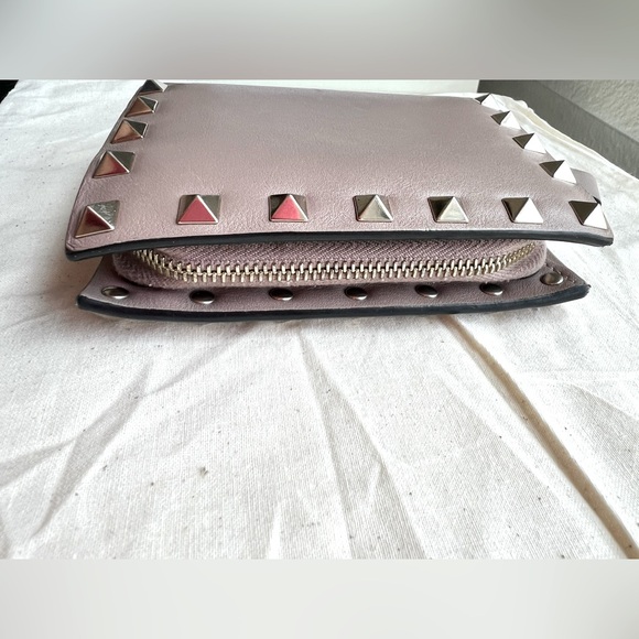 VALENTINO GARAVANI Rockstud Blush Bifold Snap Smooth Leather Compact Wallet - Picture 4 of 14